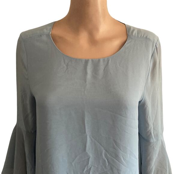 Jennifer Lopez Blouse Womens Small Light Blue Bell Sleeve Lightweight Flowy - Picture 6 of 12